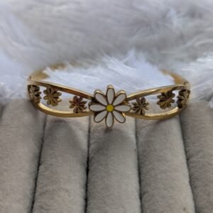 white daisy kada 2.6
