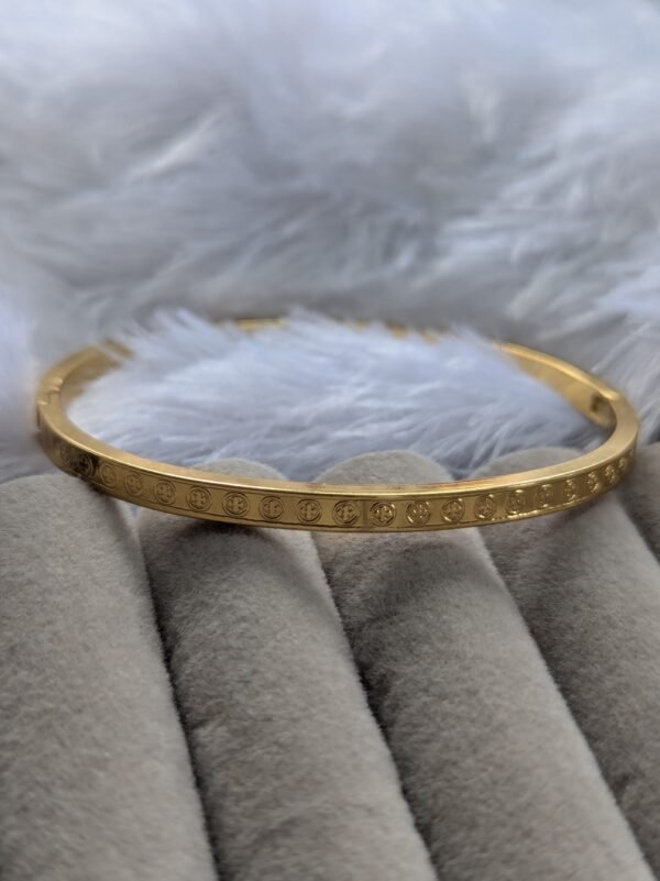 PXL_20260916_085711317~2 stackable kada 2.6