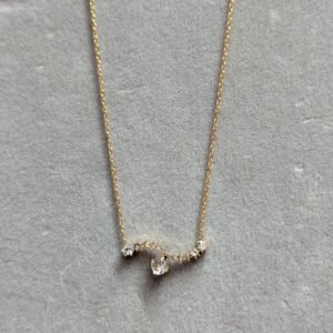wavy stone chain