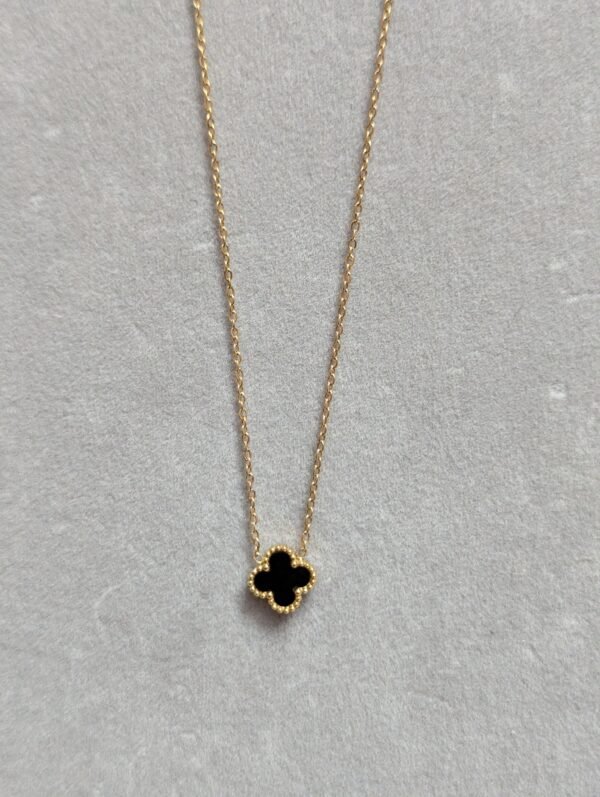 reversible clover chain