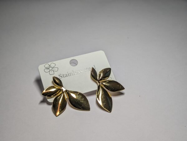 Flower stud