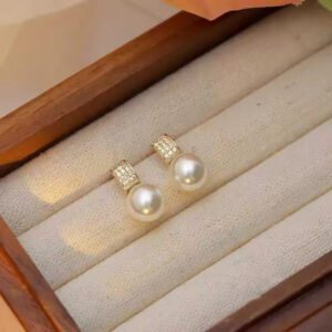 Pearl stud brass