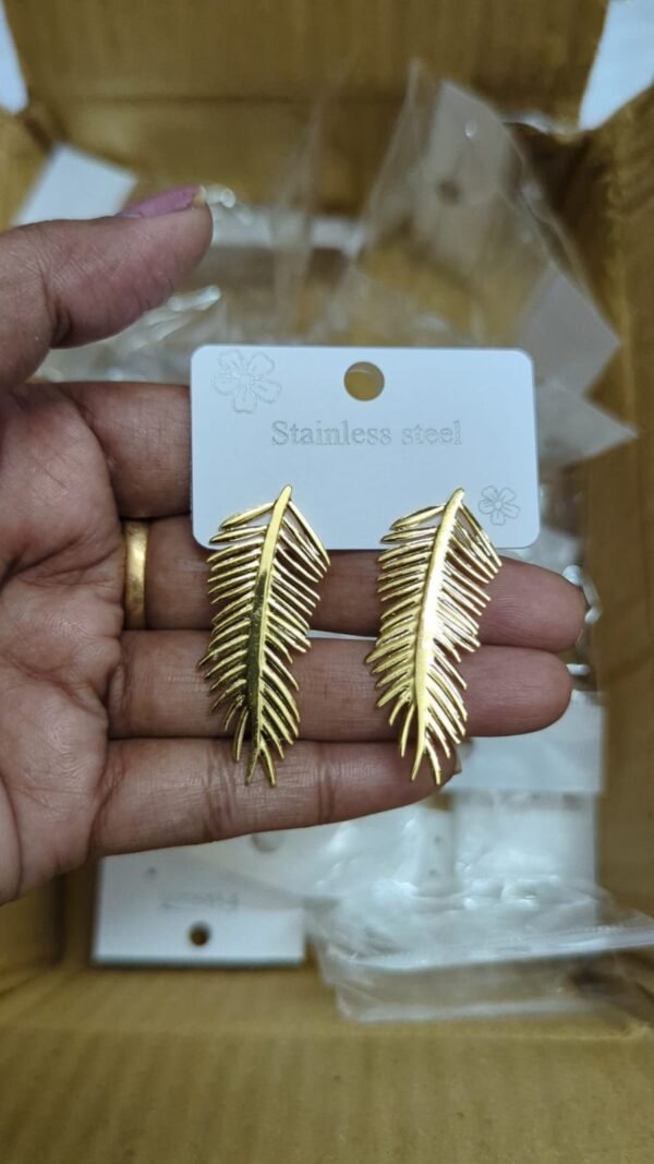 WhatsApp Image 2026-09-14 at 6.01.34 PM 2 Leaf stud