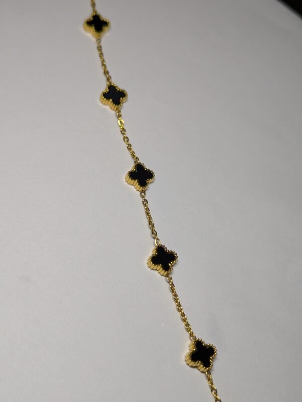 Reversible black and white clover
