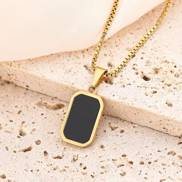 Unisex black pendant